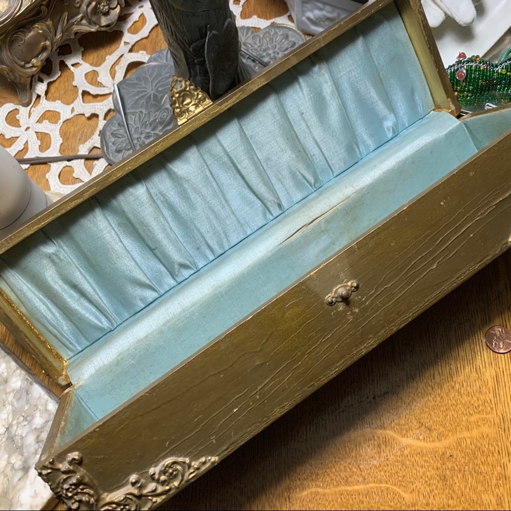 Vintage Gilt Wood & Gesso Dresser Top Glove Box - Picture 11 of 13